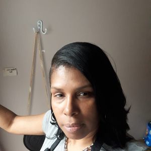 Meet your Posher, Dee dee